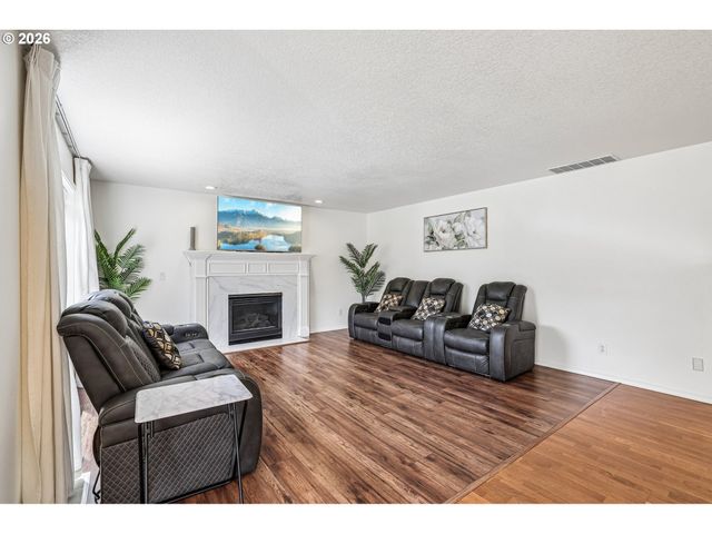 9730 Se PLOVER Dr, Happy Valley, OR 97086