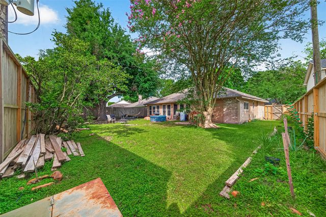 15343 Meadow Village Dr Drive, Houston, TX 77095