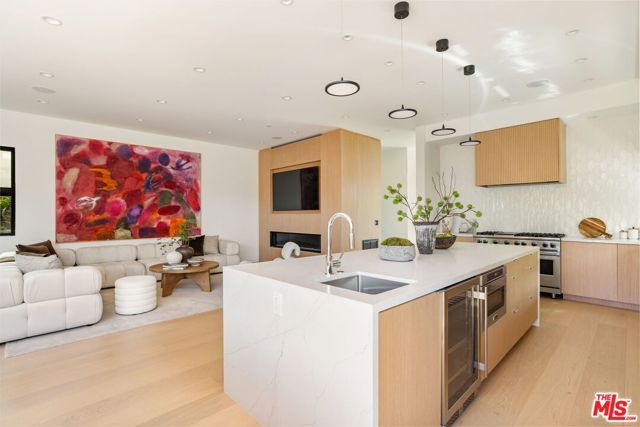 822 Superba Avenue, Venice (los Angeles), CA 90291