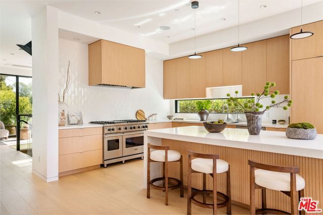 822 Superba Avenue, Venice (los Angeles), CA 90291