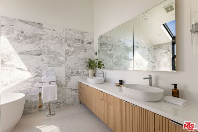 822 Superba Avenue, Venice (los Angeles), CA 90291