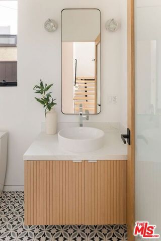 822 Superba Avenue, Venice (los Angeles), CA 90291