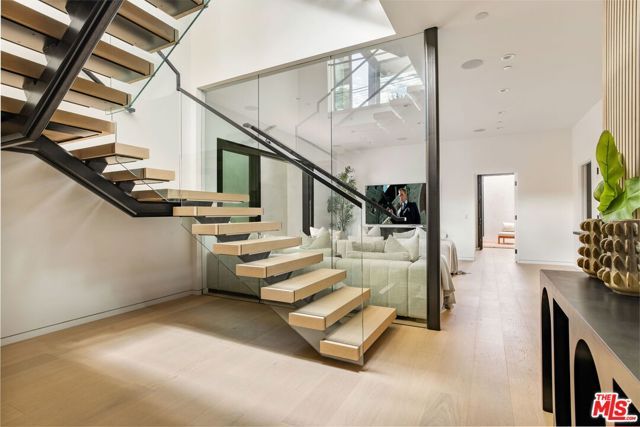 822 Superba Avenue, Venice (los Angeles), CA 90291