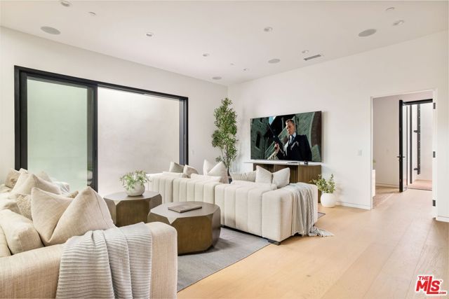 822 Superba Avenue, Venice (los Angeles), CA 90291