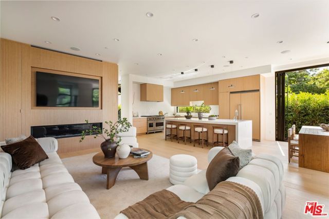 822 Superba Avenue, Venice (los Angeles), CA 90291