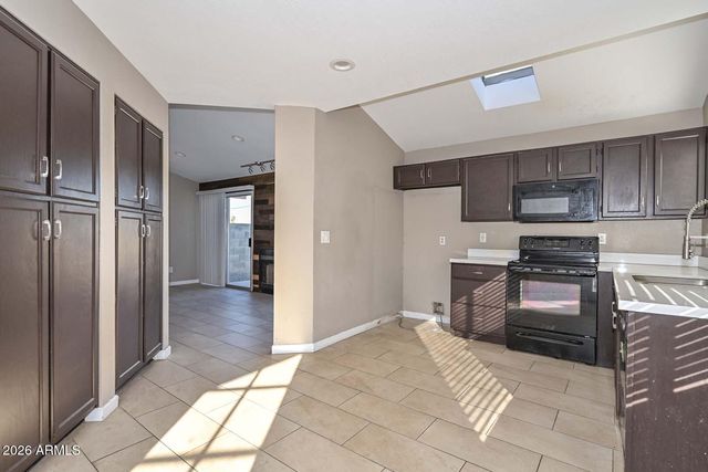 8146 W GREER Avenue, Peoria, AZ 85345