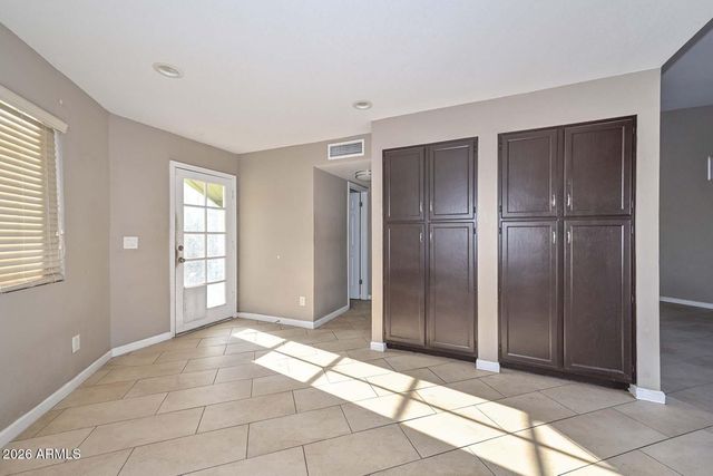 8146 W GREER Avenue, Peoria, AZ 85345