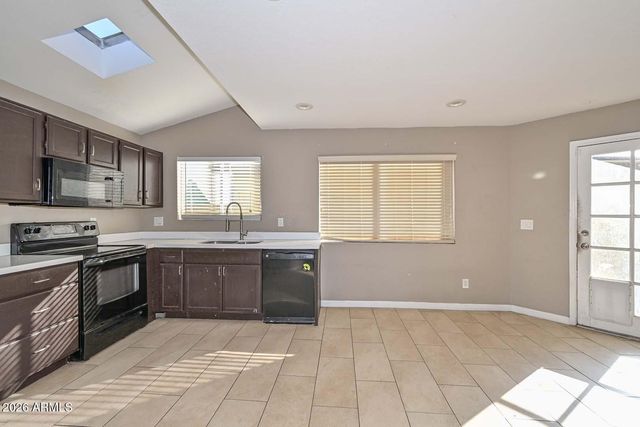 8146 W GREER Avenue, Peoria, AZ 85345