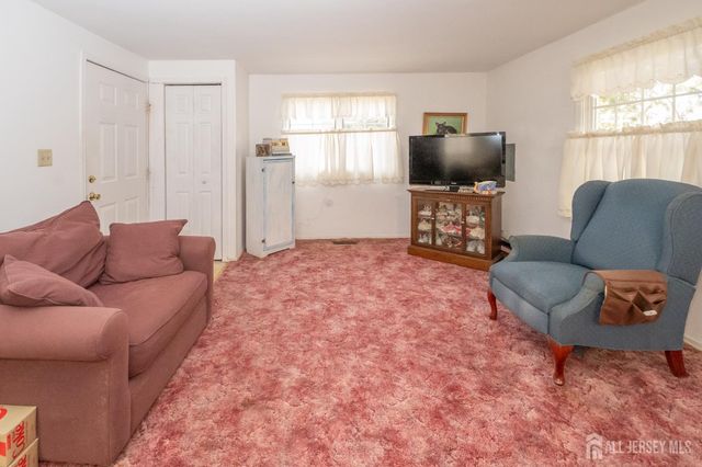 12 Parmly Street, Rumson, NJ 07760