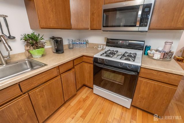 12 Parmly Street, Rumson, NJ 07760