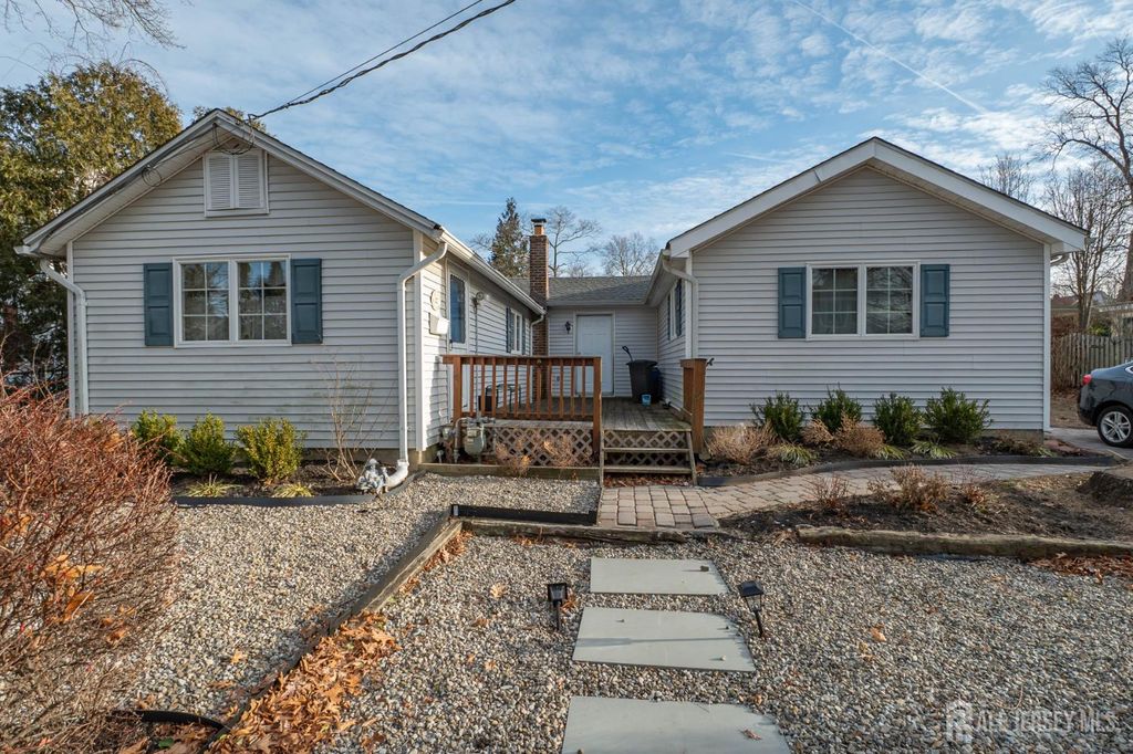 12 Parmly Street, Rumson, NJ 07760