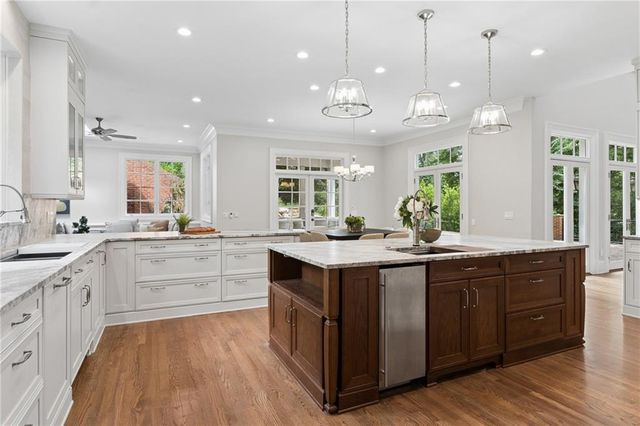 4992 Rebel Trail, Atlanta, GA 30327