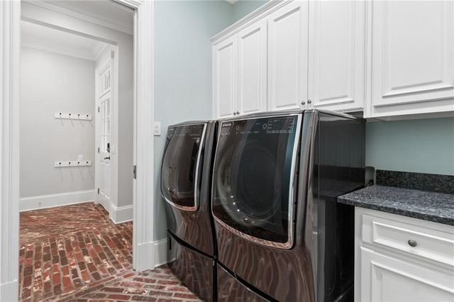 4992 Rebel Trail, Atlanta, GA 30327