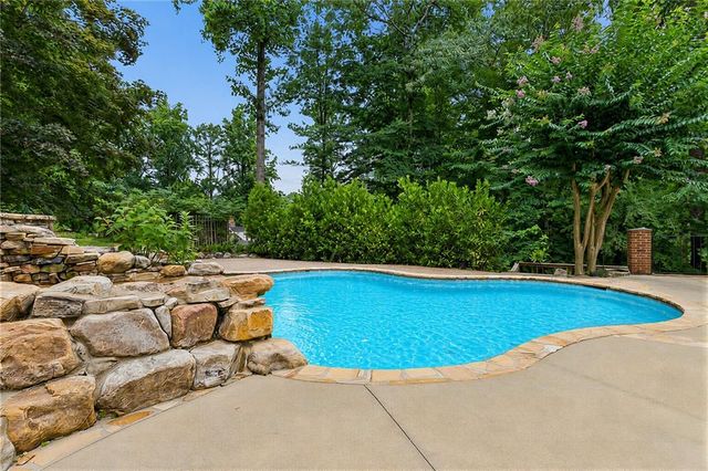 4992 Rebel Trail, Atlanta, GA 30327