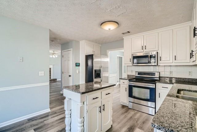 391 Lake Valley Drive, Loganville, GA 30052