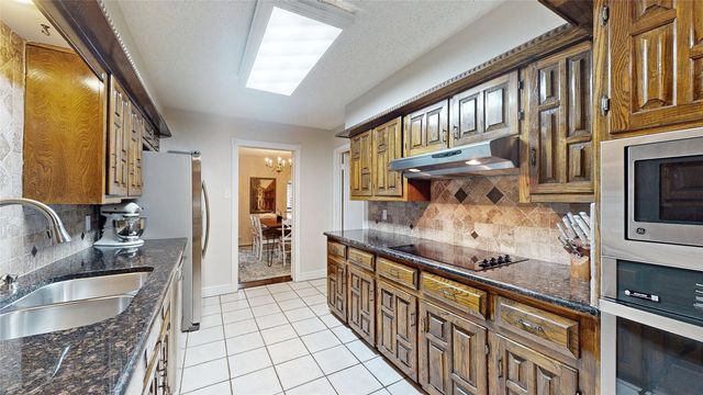 1402 Canadian Circle, Grand Prairie, TX 75050