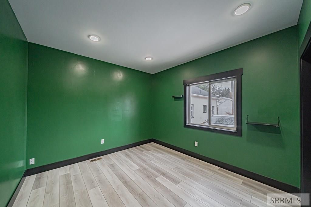 Image 15 of property listing at 352 7th Street, Idaho Falls, ID 83401