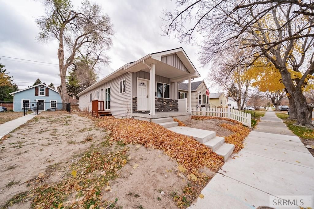 Image 2 of property listing at 352 7th Street, Idaho Falls, ID 83401