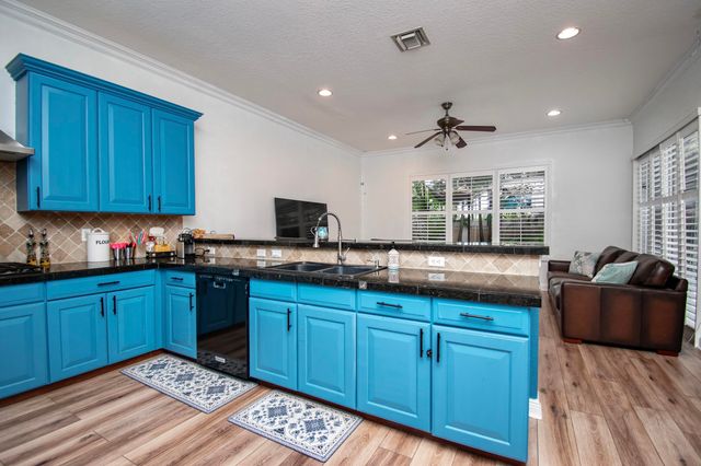 10833 Lake Wynds Court, Boynton Beach, FL 33437