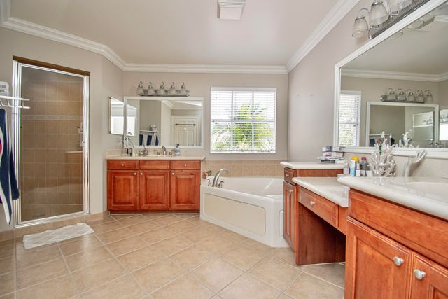 10833 Lake Wynds Court, Boynton Beach, FL 33437