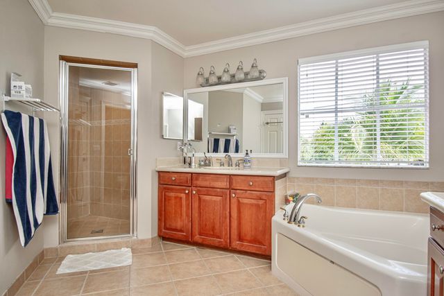 10833 Lake Wynds Court, Boynton Beach, FL 33437