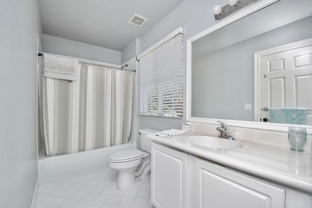 10833 Lake Wynds Court, Boynton Beach, FL 33437