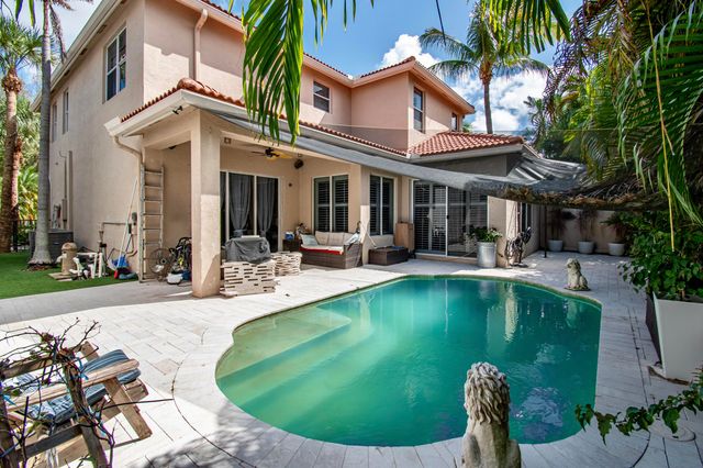 10833 Lake Wynds Court, Boynton Beach, FL 33437