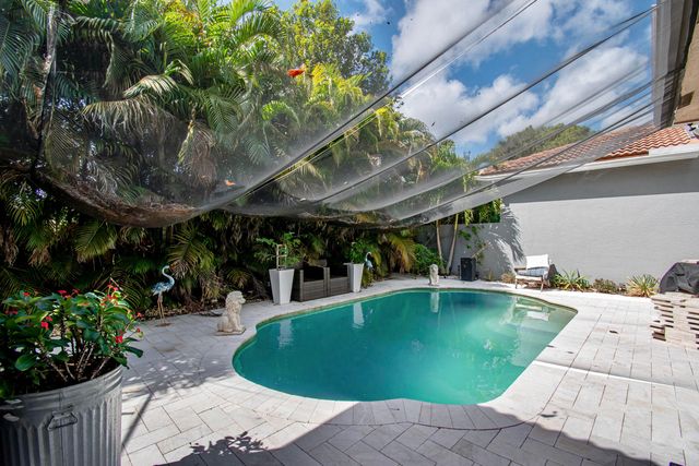 10833 Lake Wynds Court, Boynton Beach, FL 33437