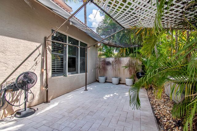 10833 Lake Wynds Court, Boynton Beach, FL 33437