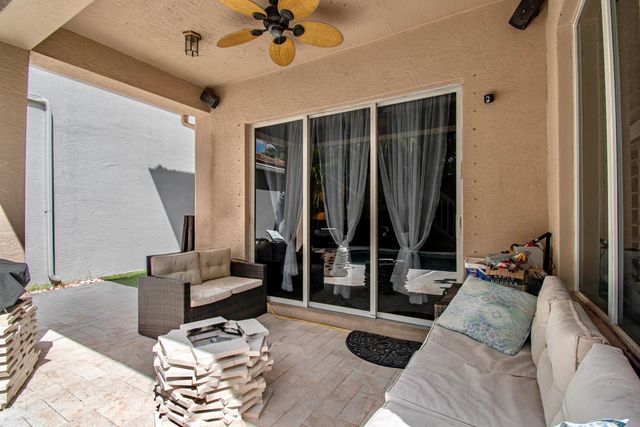 10833 Lake Wynds Court, Boynton Beach, FL 33437