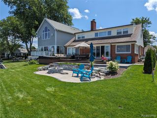 2525 Davista Drive, Highland, MI 48356