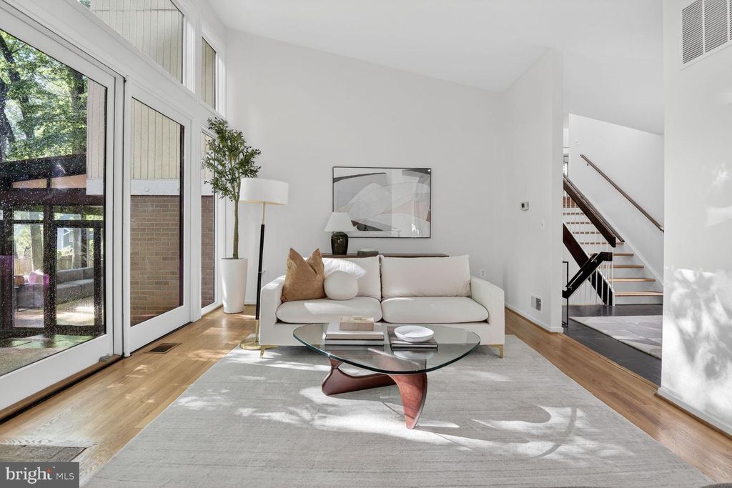 Image 13 of property listing at 7036 BUXTON TER, Bethesda, MD 20817
