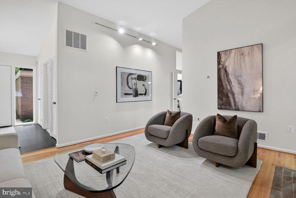 Image 15 of property listing at 7036 BUXTON TER, Bethesda, MD 20817