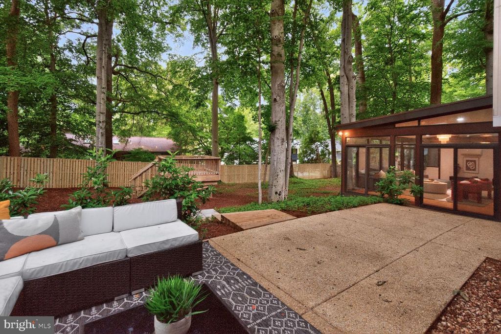 Image 20 of property listing at 7036 BUXTON TER, Bethesda, MD 20817