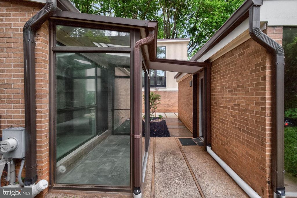 Image 32 of property listing at 7036 BUXTON TER, Bethesda, MD 20817