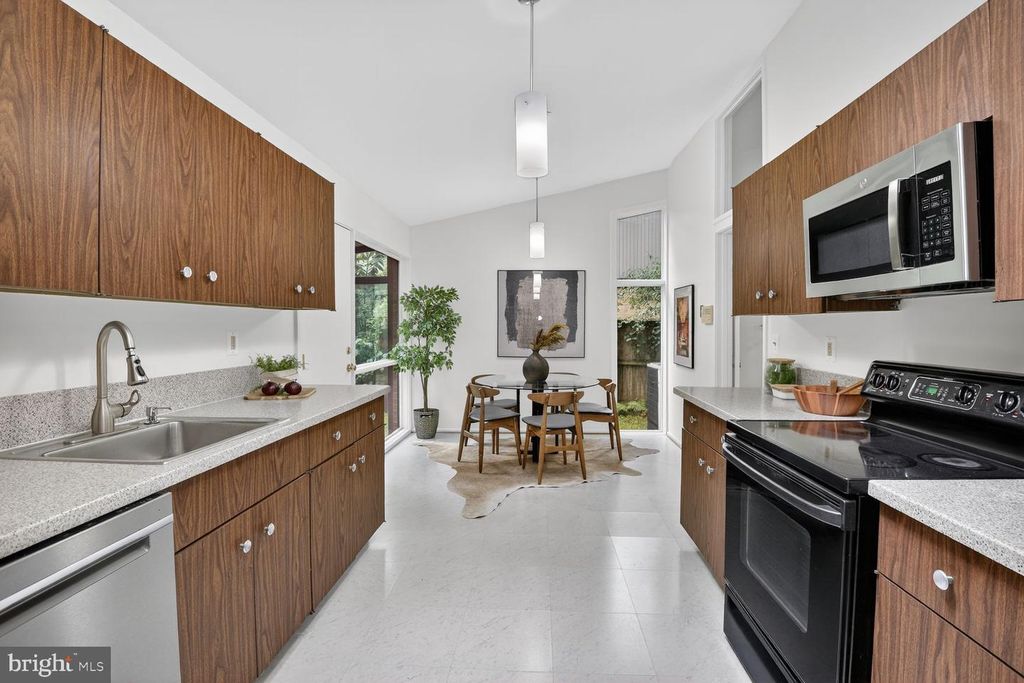 Image 36 of property listing at 7036 BUXTON TER, Bethesda, MD 20817