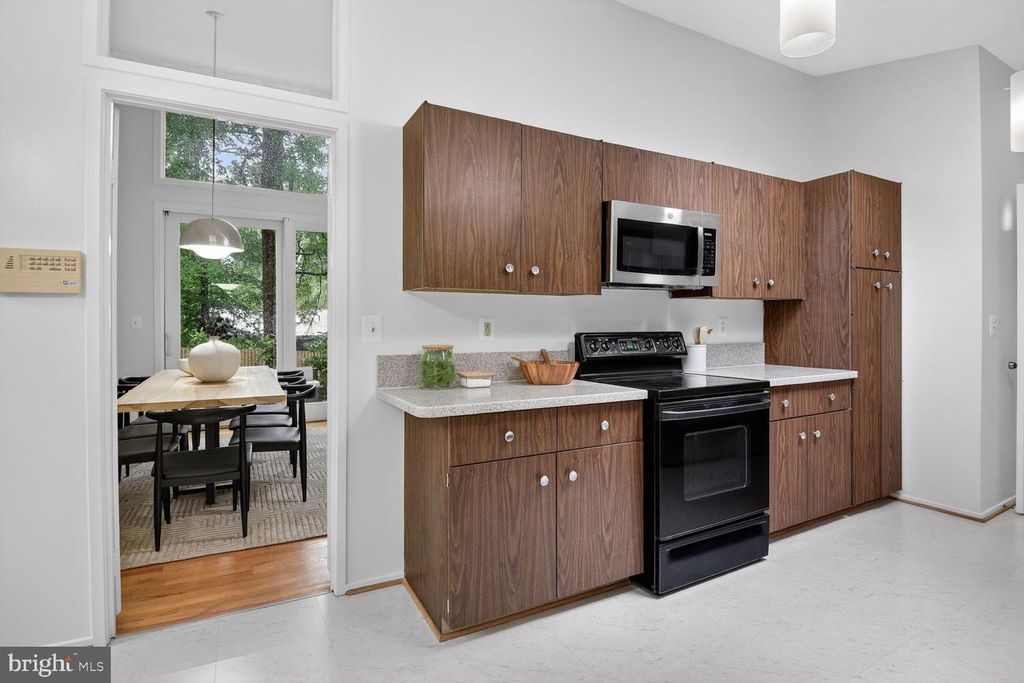 Image 37 of property listing at 7036 BUXTON TER, Bethesda, MD 20817