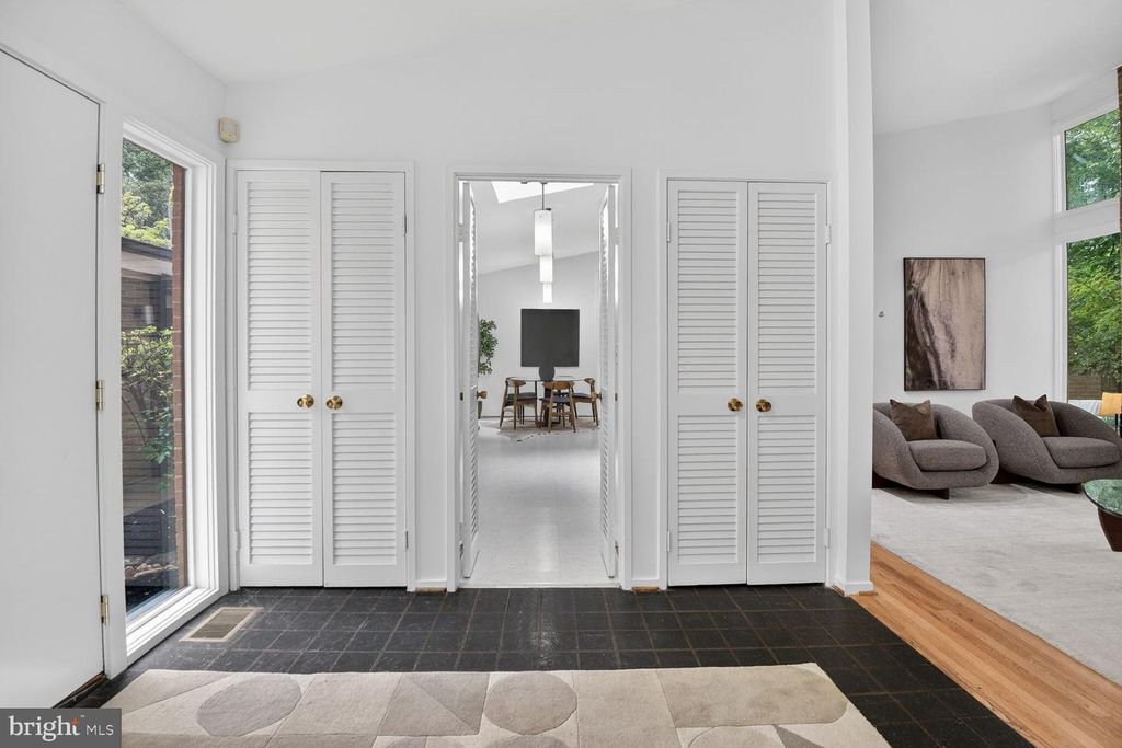 Image 8 of property listing at 7036 BUXTON TER, Bethesda, MD 20817