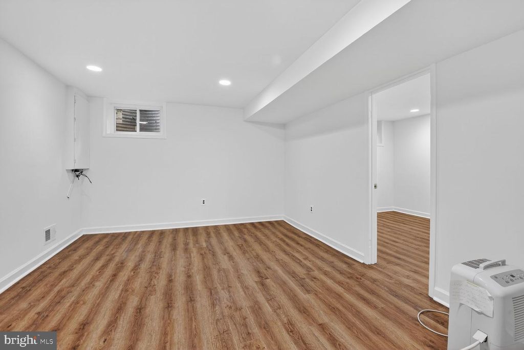 Image 80 of property listing at 7036 BUXTON TER, Bethesda, MD 20817