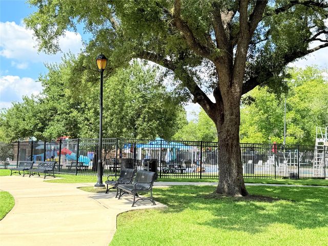 136 White Drive, Bellaire, TX 77401