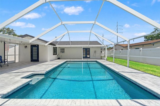 8014 N HABANA AVENUE, Tampa, FL 33614