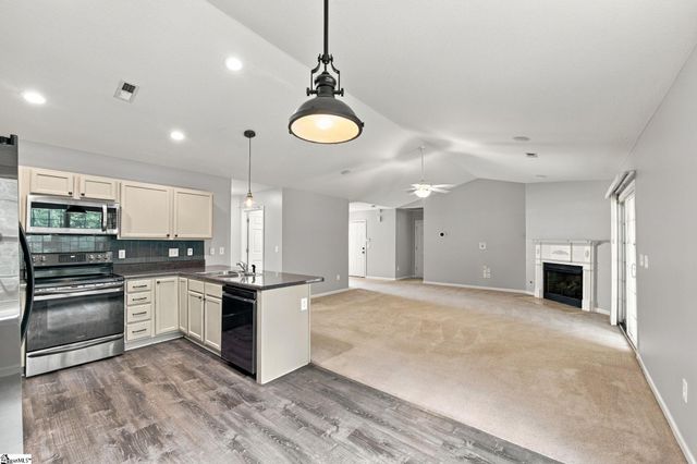 9 Avebury Court, Travelers Rest, SC 29690