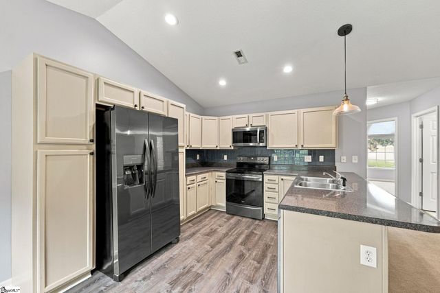 9 Avebury Court, Travelers Rest, SC 29690