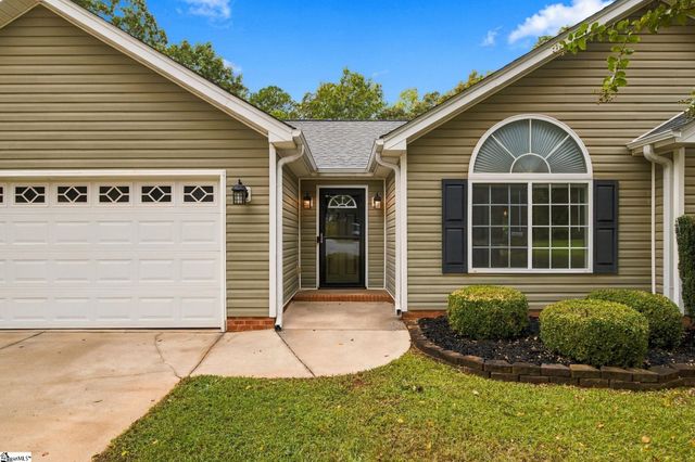 9 Avebury Court, Travelers Rest, SC 29690