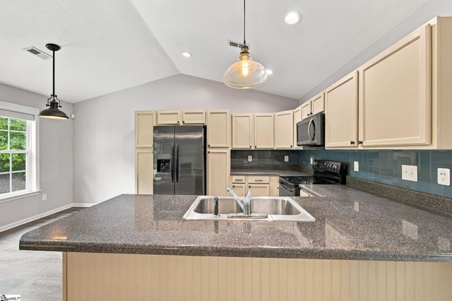 9 Avebury Court, Travelers Rest, SC 29690