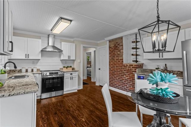 266 Crescent SW Circle, Marietta, GA 30064