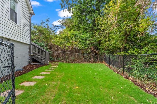 266 Crescent SW Circle, Marietta, GA 30064