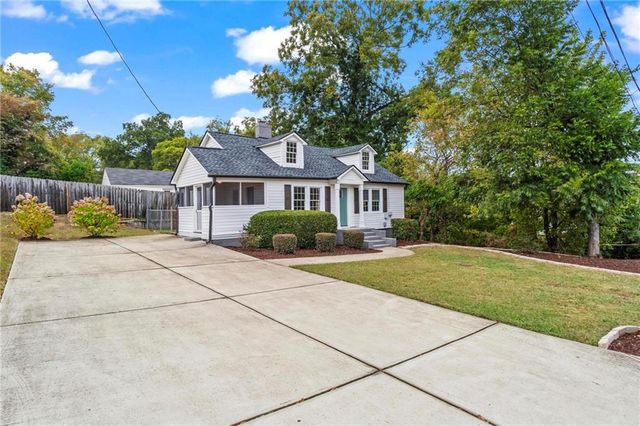 266 Crescent SW Circle, Marietta, GA 30064