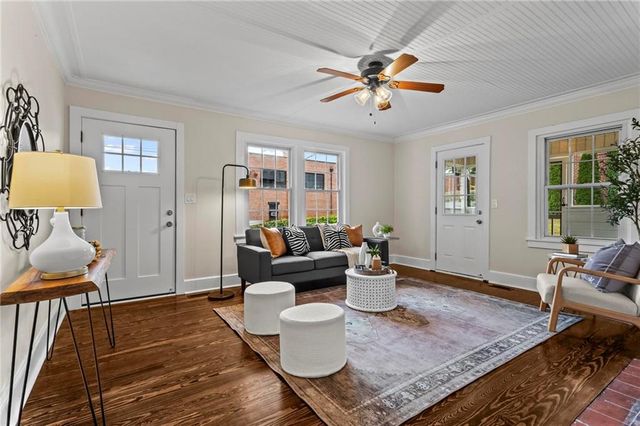 266 Crescent SW Circle, Marietta, GA 30064