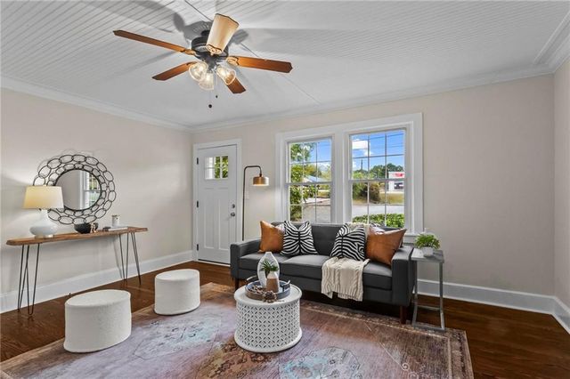 266 Crescent SW Circle, Marietta, GA 30064